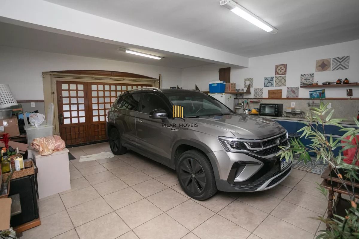 Casa à venda com 280m², 4 quartos e 2 vagas no bairro Auxiliadora