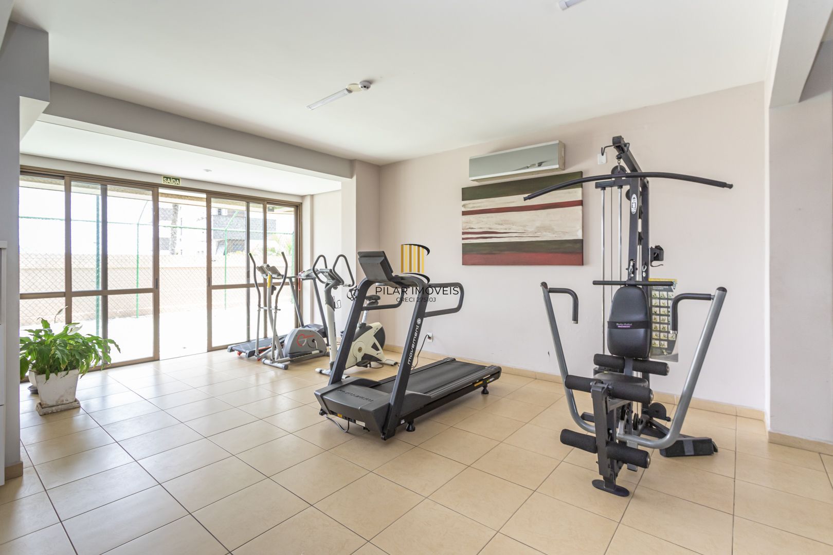 Apartamento de 97m², 2 dormitórios,1suíte, 3 vagas de garagem na rua Guararapes