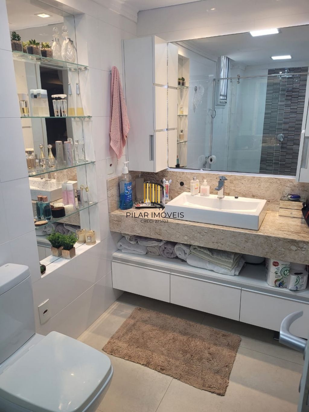 Apartamento com 4 dormitórios e 3 vagas de garagem no Bairro Petrópolis