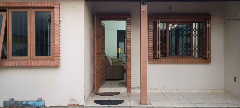 Casa 2 dormitórios com garagem e churrasqueira no Sarandi