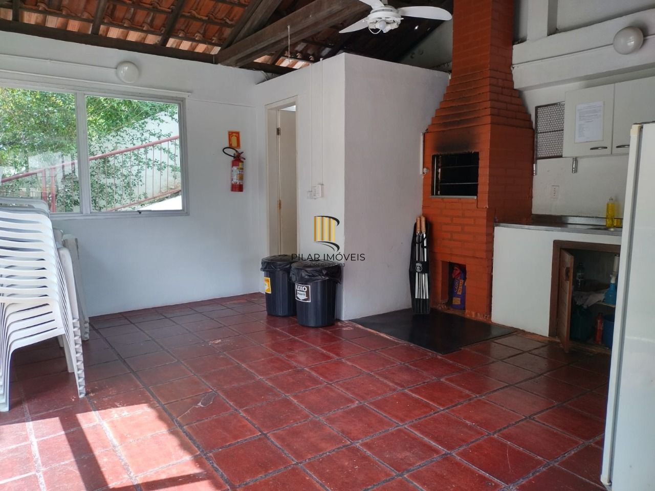 Apartamento semi mobiliado de 2 dormitórios bairro Sarandi