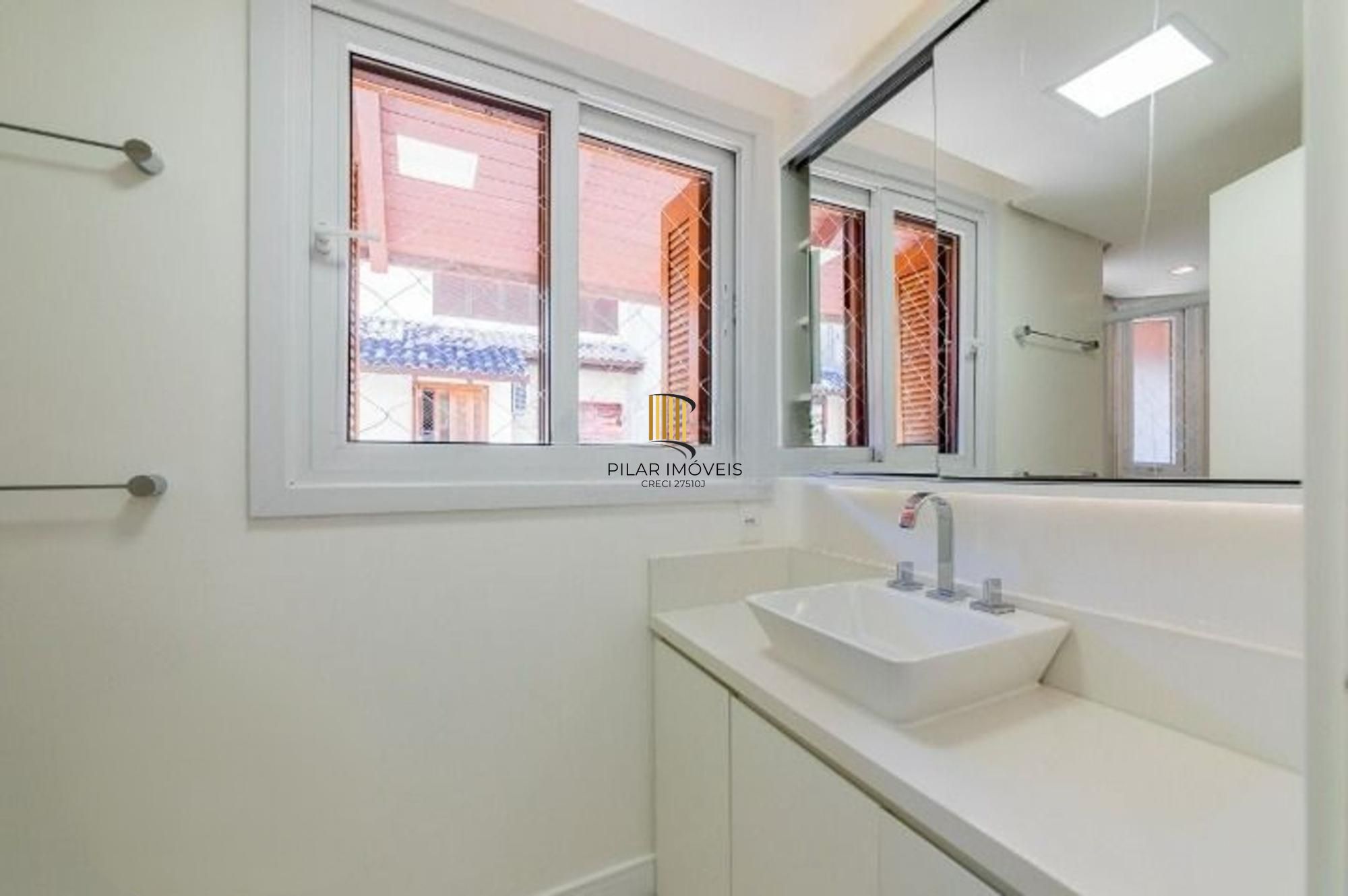 Casa em Condomínio com 5 quartos e 390m² à venda em Boa Vista, Porto Alegre.