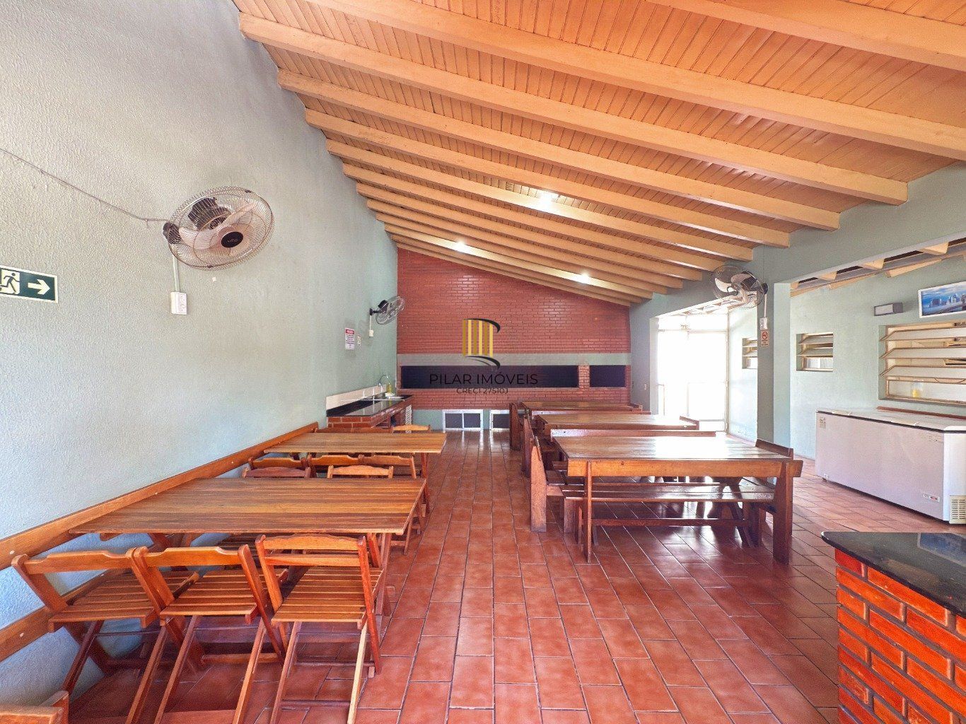 Apartamento com 2 quartos, vaga e elevador  no bairro Sarandi.