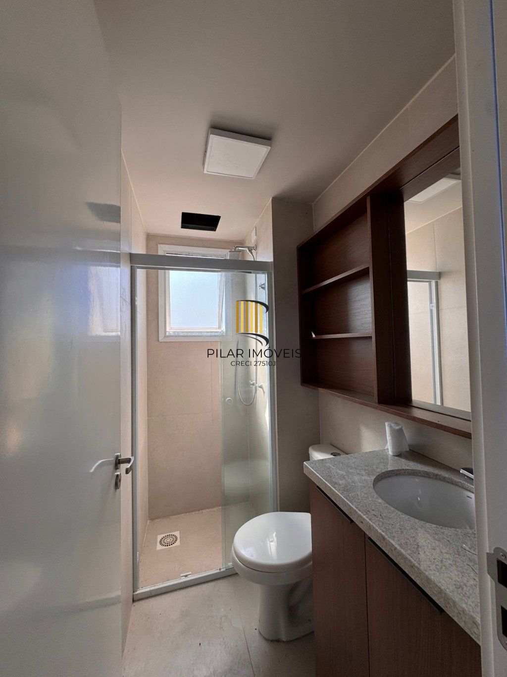 Apartamento de 2 dormitórios, elevador e 1 vaga de garagem em Canoas.