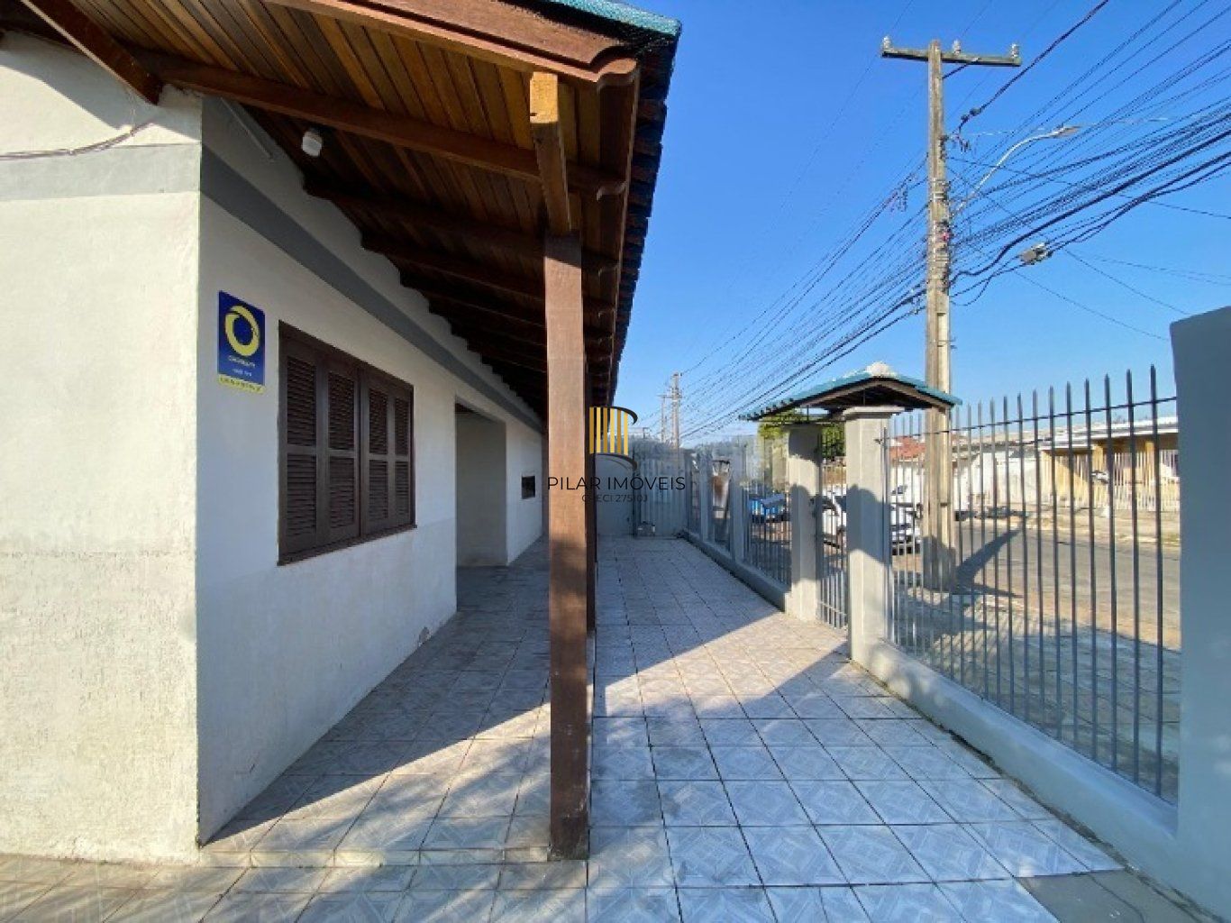 Casa com 3 Dormiórios, 2 vagas de garagem no bairro Harmonia em  Canoas.