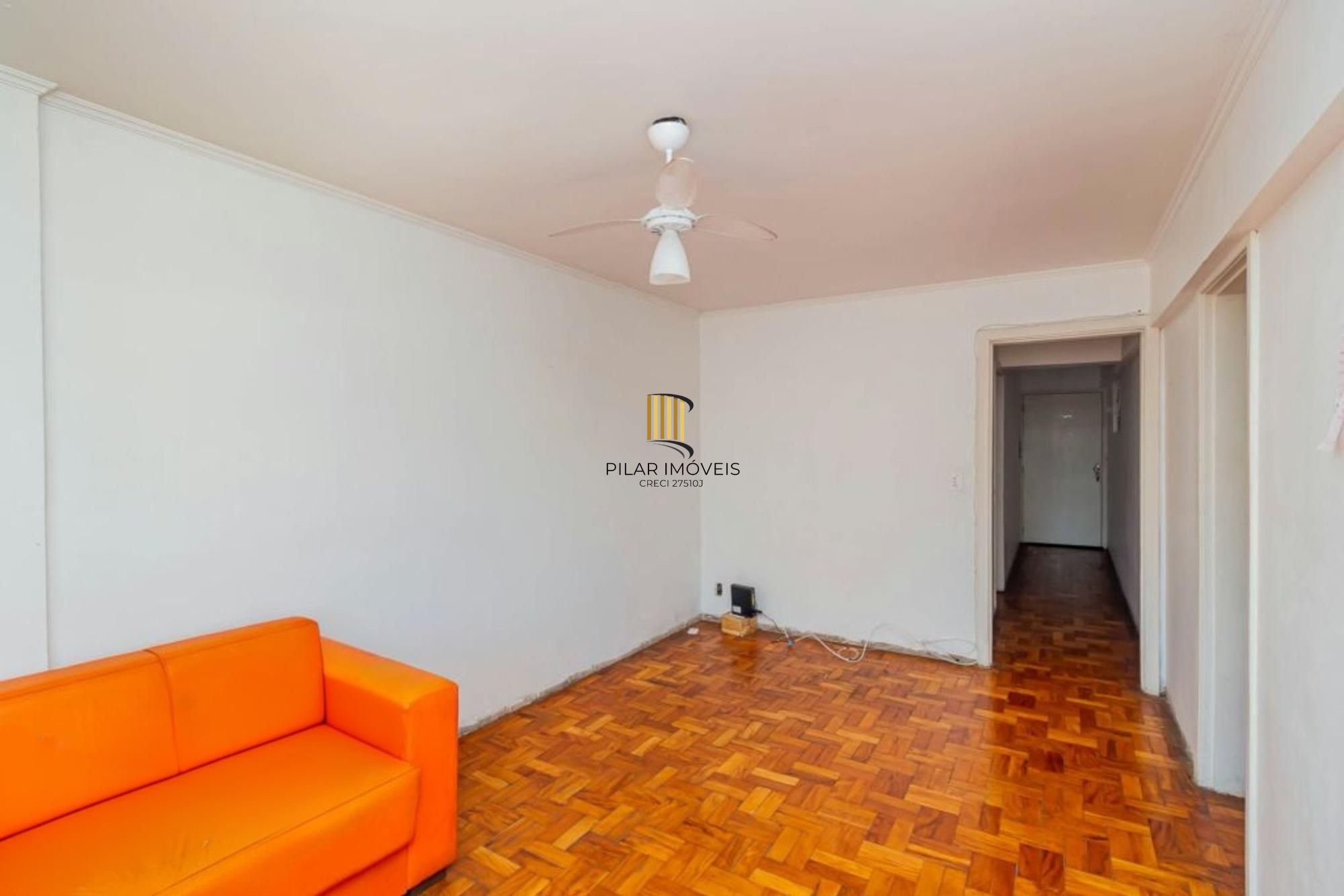 Apartamento com 2 quartos, elevador semi mobiliado no bairro Floresta.