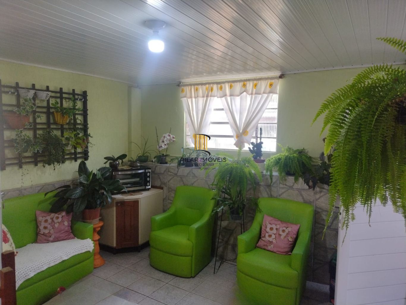 Casa de 3 Quartos e 2 Vagas de garagem em Cachoeirinha.