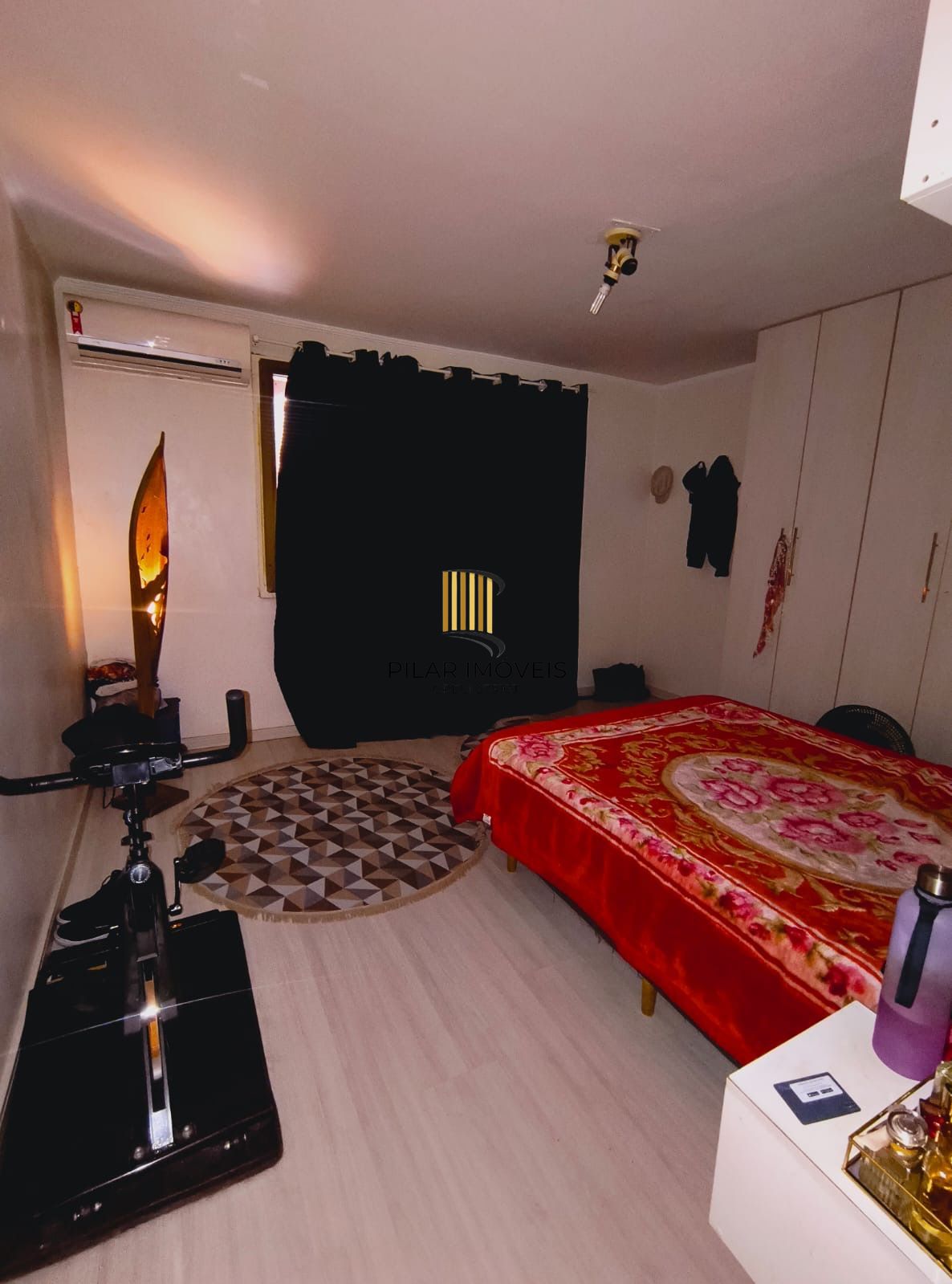 APARTAMENTO 2 DORMITÓRIOS COM SUITE 2 Vagas Bairro Vila Ipiranga Porto Alegre