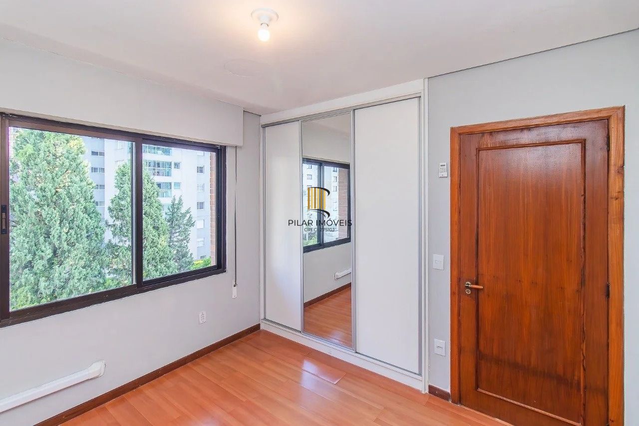 Cobertura de 3 quartos com piscina e 2 vagas no Bairro Mont Serrat.