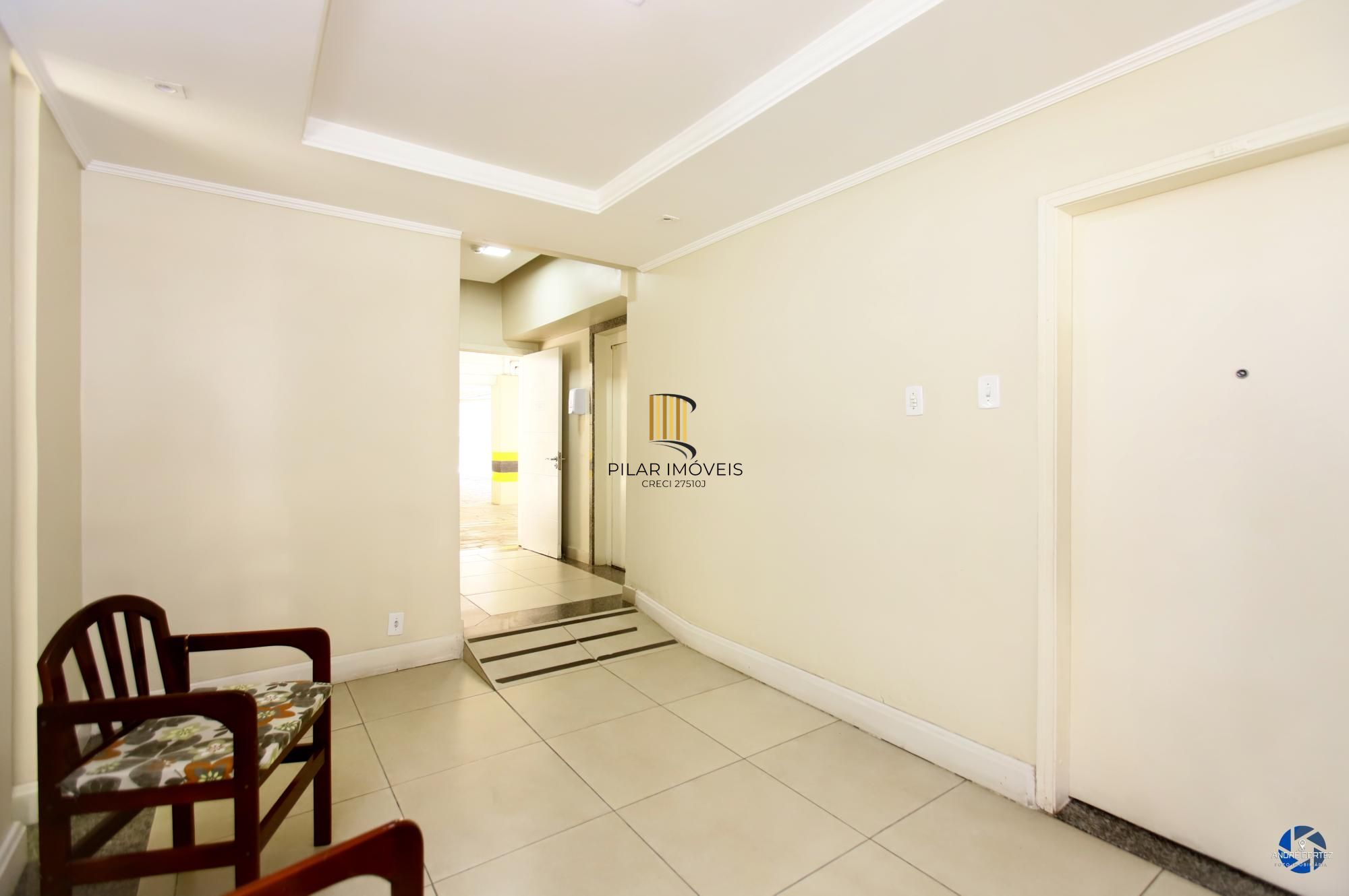 Cobertura com 3 dormitórios e 2 vagas no Bairro Santana