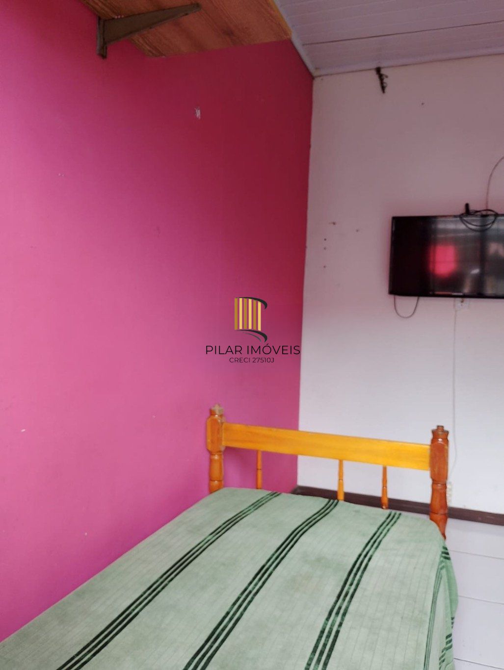 Casa de 2 dormitórios e 1 vaga de garagem em Canoas.