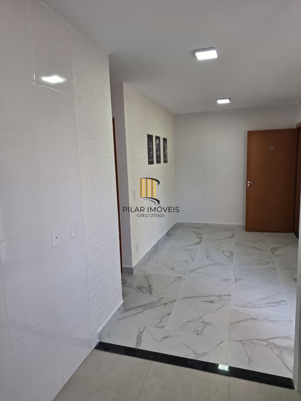 Apartamento 2 dormitórios 2andar, 1 vaga e Piscina na Av. Protásio Alves