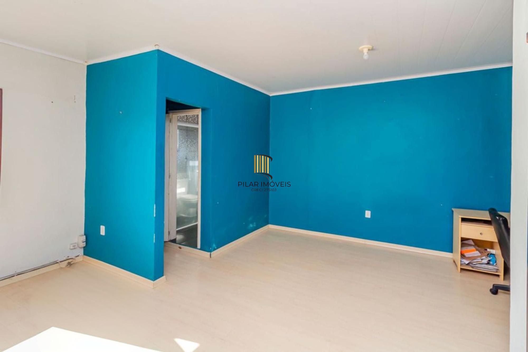 Casa com varanda fechada, 3 quartos, 2 vagas no bairro Farroupilha