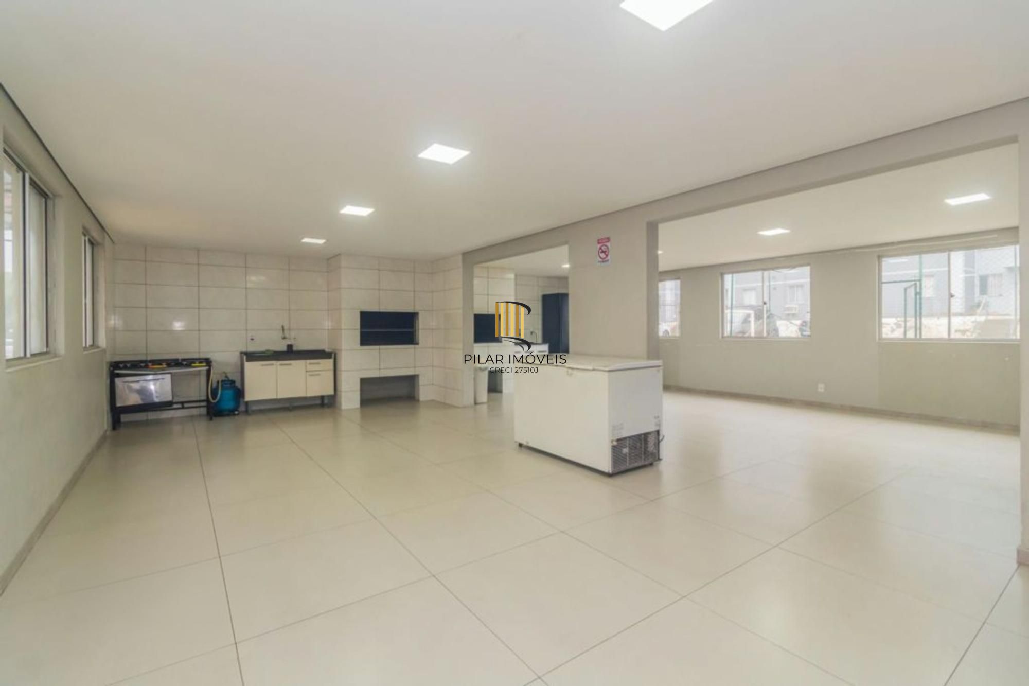 Apartamento com 2 quartos, vaga e salão de festa no bairro Passo das Pedras.