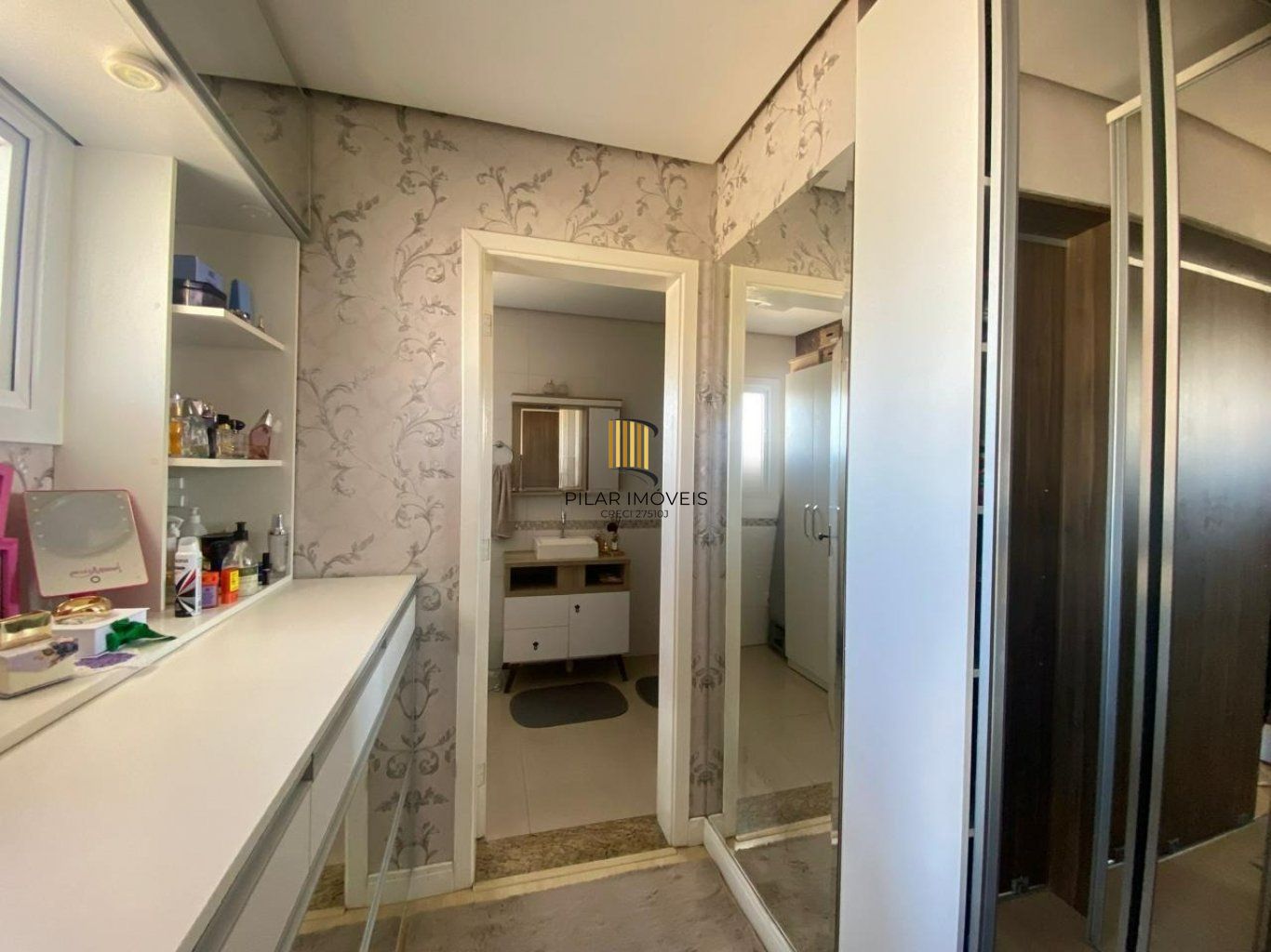 Casa de 3 quartos, 2 vagas de garagem cobertas no bairro Mato grande em Canoas.