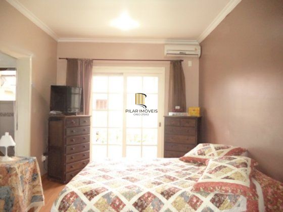 Casa com 4 dormitórios, 1 suíte, 260 m² privativos, 3 vagas no Ecoville.