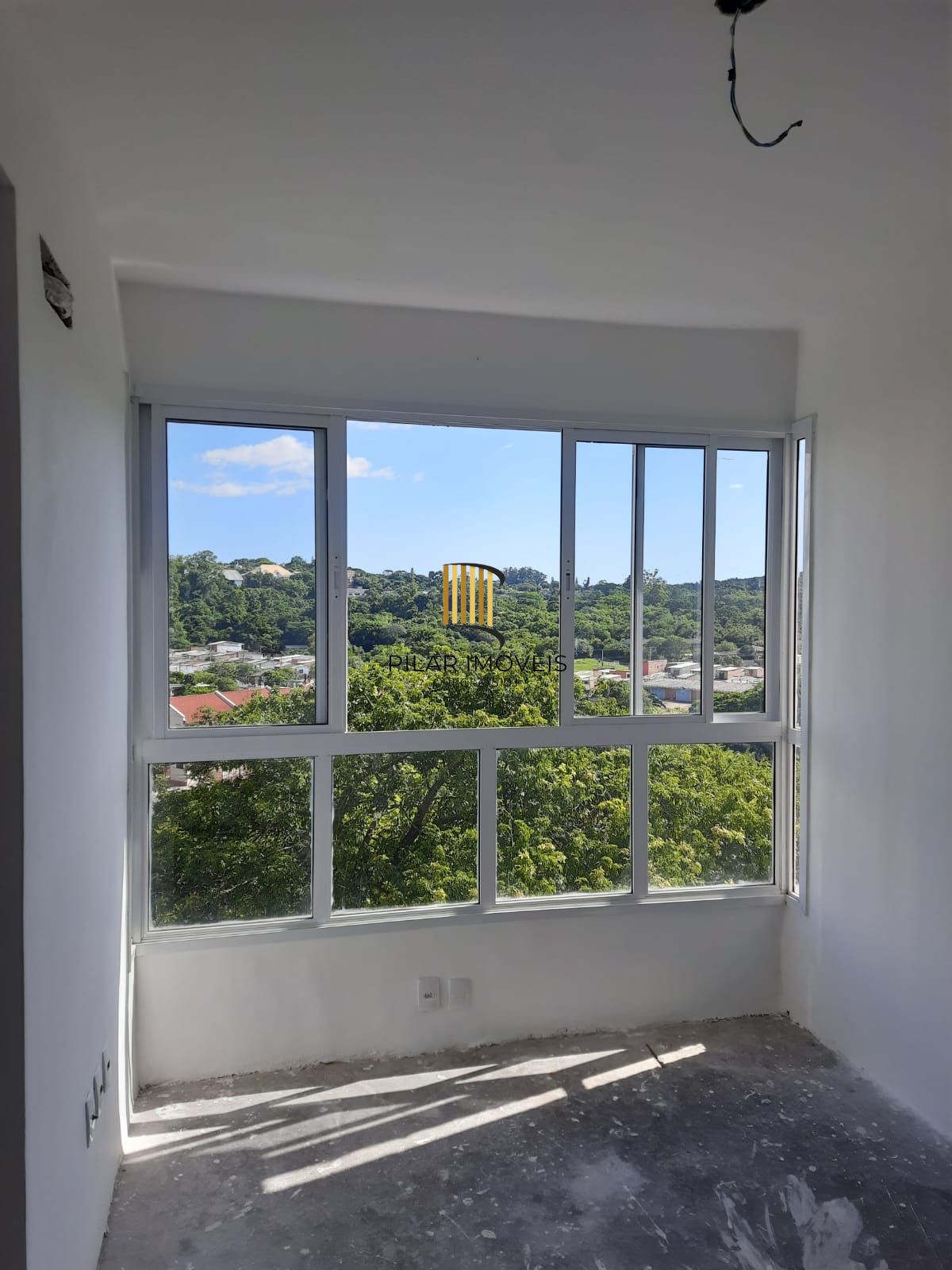 Apartamento a venda com 42 no Bairro cavalhada