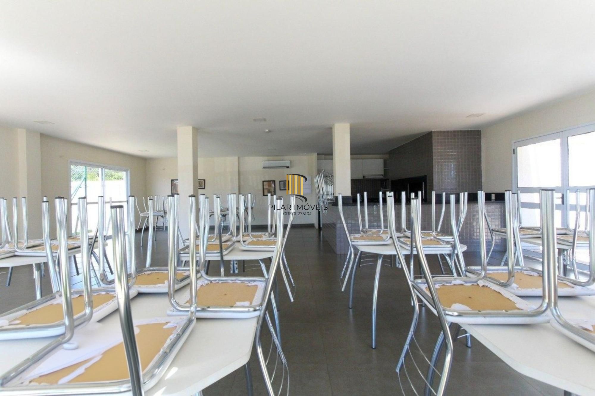 Apartamento de 2 dormitórios, elevador, 1 vaga de garagem em Canoas.