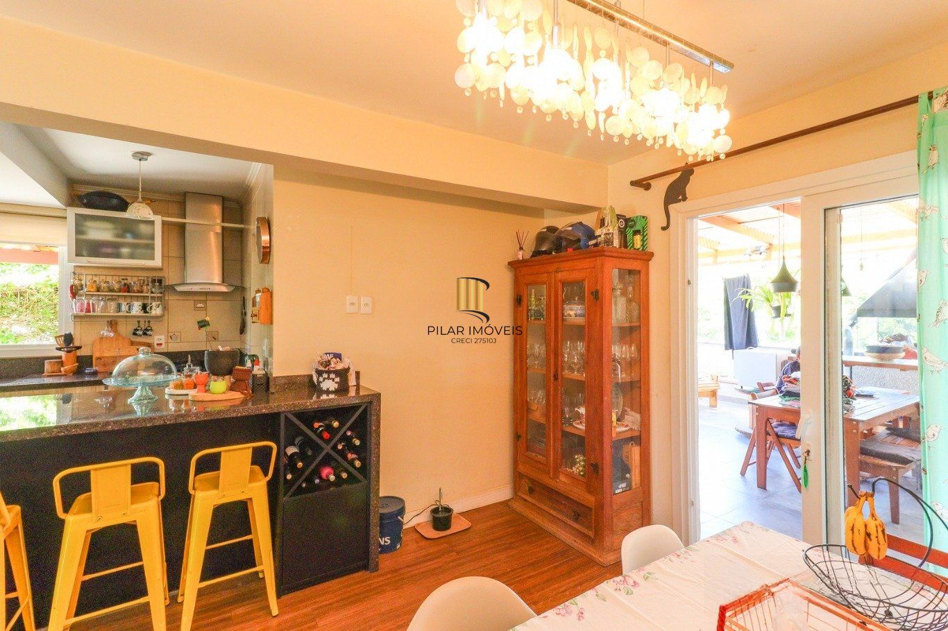 Casa em Condomínio com 3 Dormitórios e Energia Solar na Lomba do Pinheiro