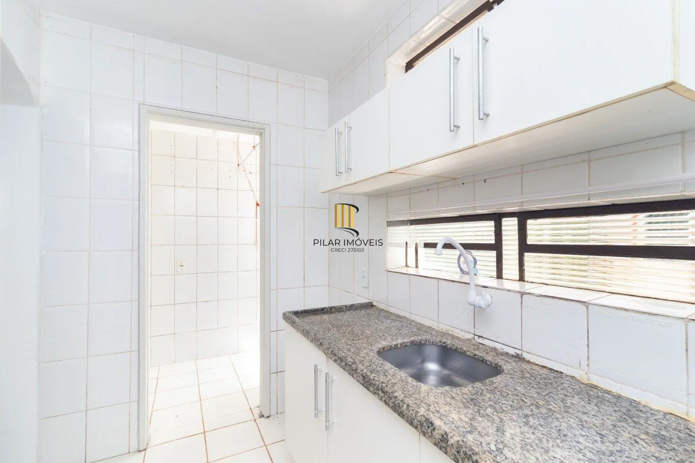 Apartamento térreo de 2 dormitórios e 1 vaga no bairro Nonoai