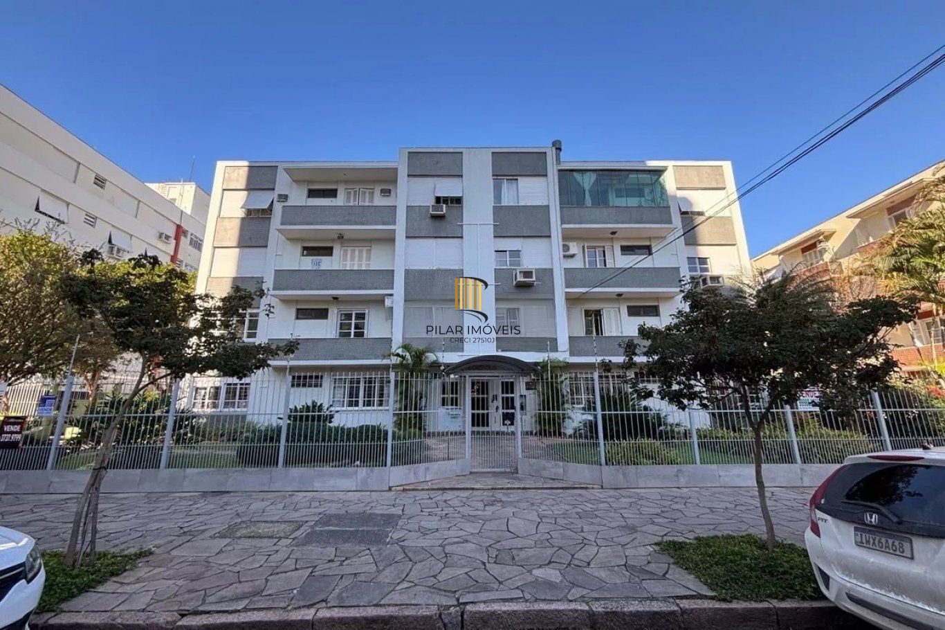 Apartamento 2 Quartos com Suíte e Pátio no Menino Deus