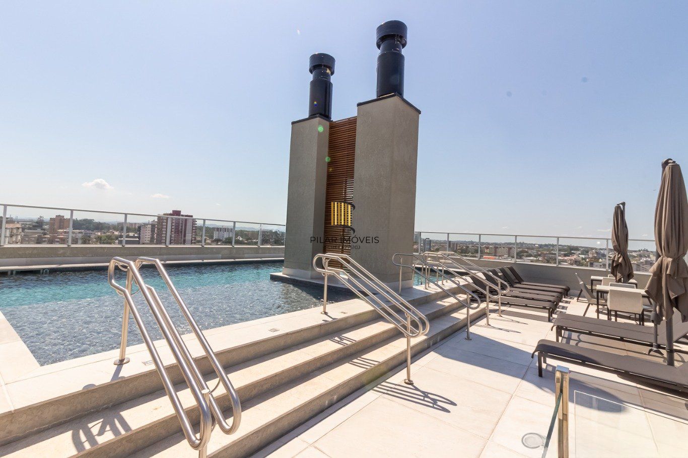 Apartamento com 1  Dormitório com piscina e Elevador no Centro de Canoas.