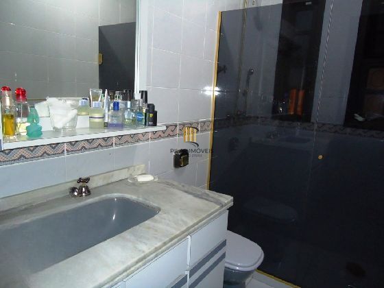 Casa com 3 quartos, 3 banheiros, churrasqueira no bairro Jardim São Pedro.