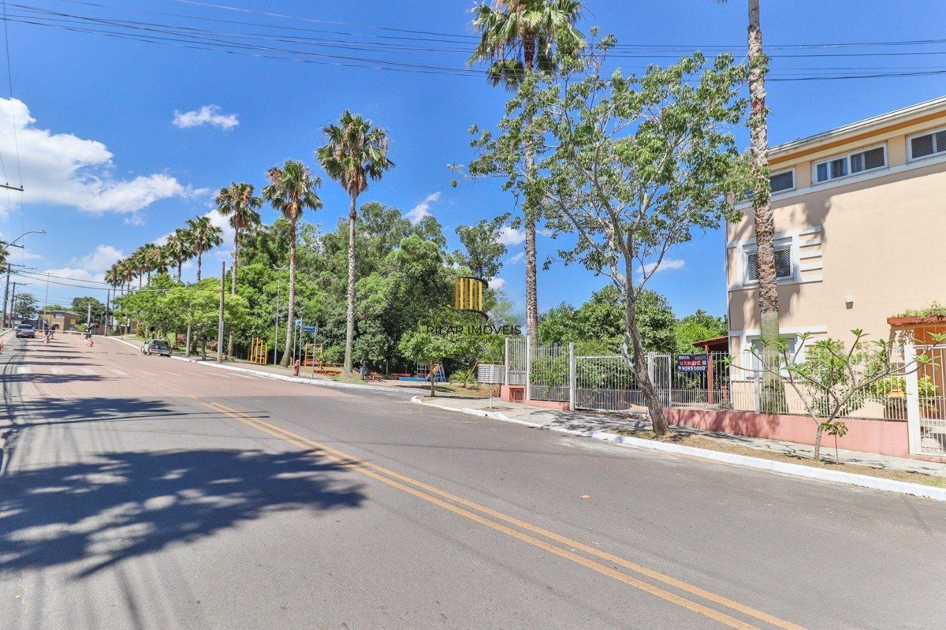Casa em Condomínio com 3 Dormitórios e Energia Solar na Lomba do Pinheiro