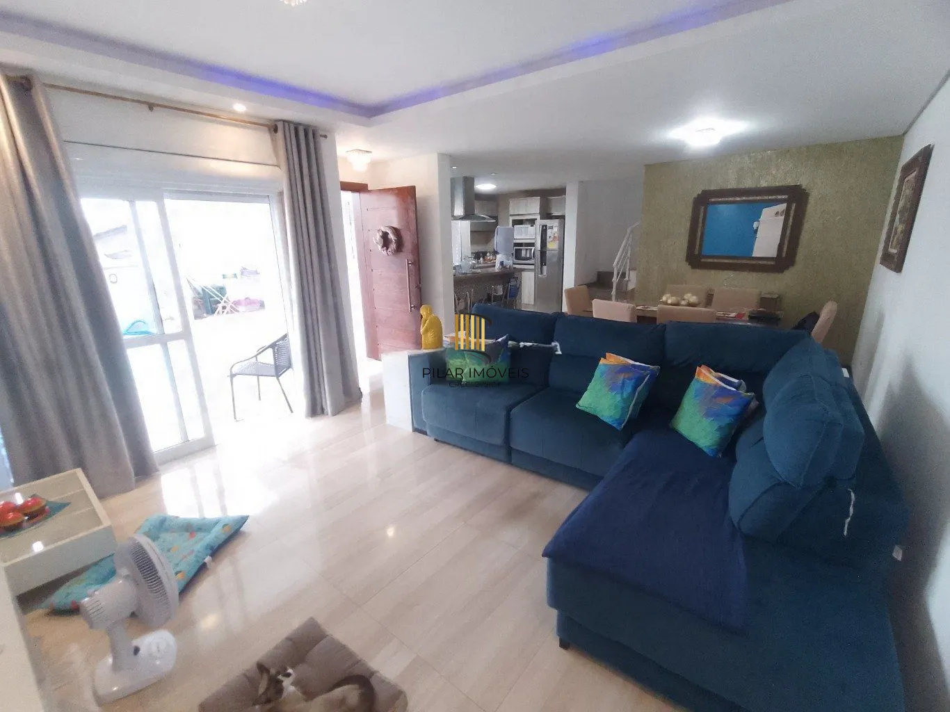 Casa de 5 dormitórios, piscina e 4 vagas de garagem em Canoas.