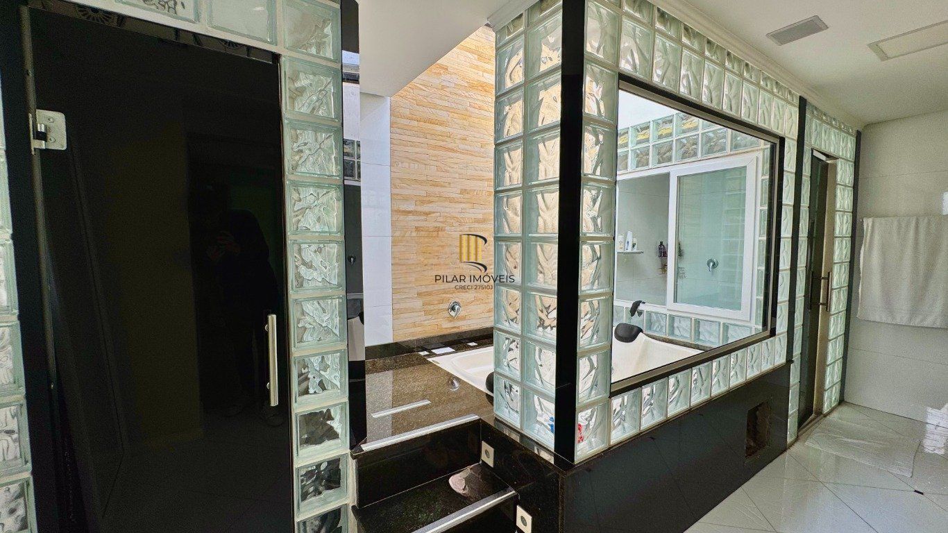 Casa com 4 Quartos e 4 banheiros, 600 m² por R$ 3.790.000 no Jardim Lindóia.