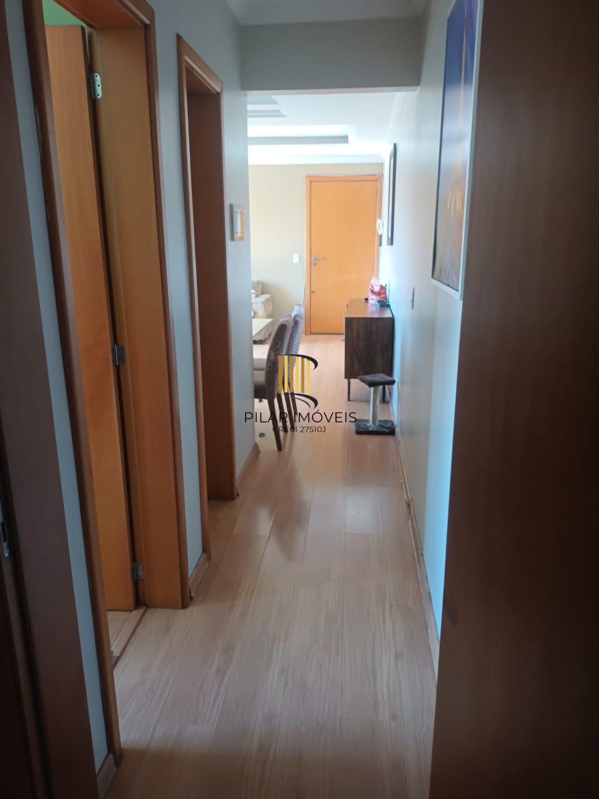 Apartamento com 2 dormitórios, elevador e 2 vagas de garagem em cachoeirinha.