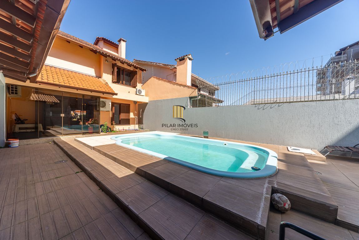 Casa com 4 quartos, piscina, vaga, churrasqueira e Sacada no bairro Jardim Itu