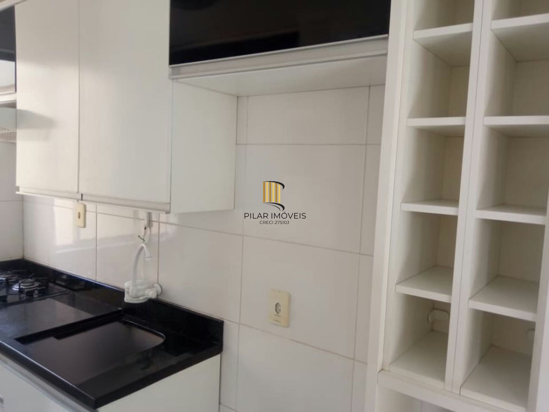 Apartamento com 2 quartos, vaga e salão de festa no bairro Passo das Pedras.