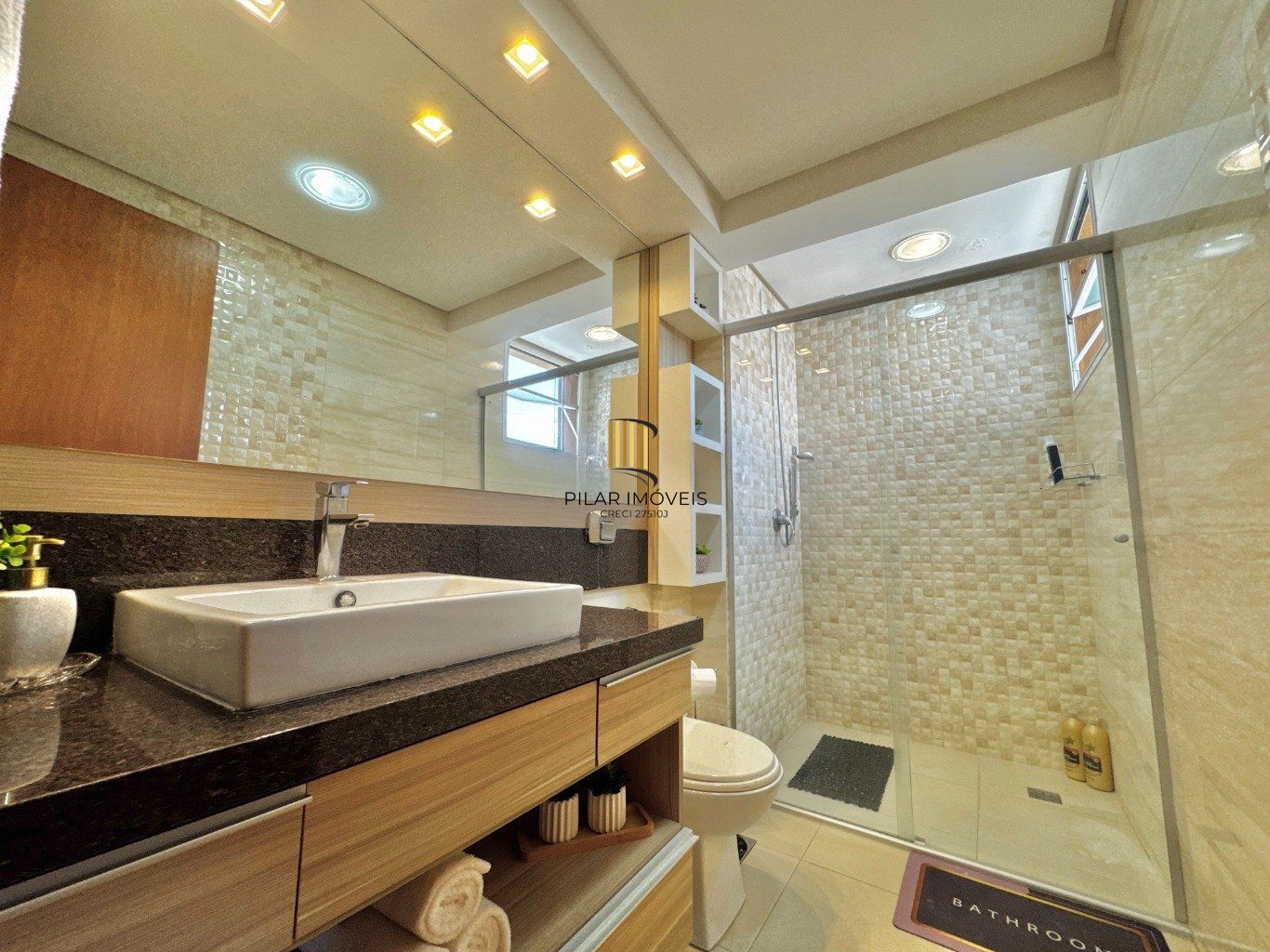 Apartamento de 3 dormitórios, elevador e 1 vaga de garagem em Canoas.