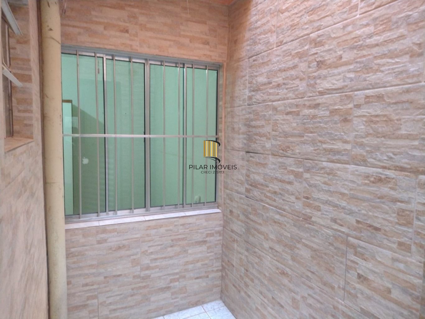 Casa de 3 Quartos e 2 Vagas de garagem em Cachoeirinha.