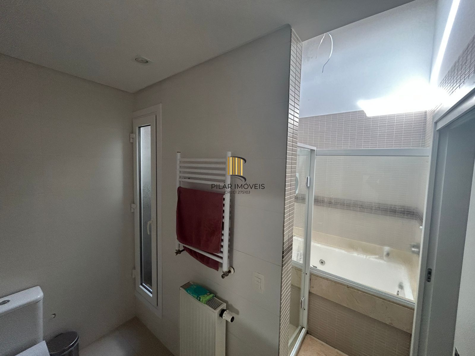 Casa em condomínio 4 dormitórios com piscina e energia solar no Santo Antonio