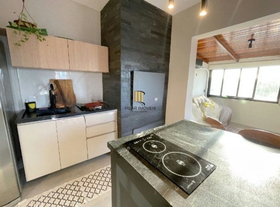 Cobertura de 2 quartos, suíte, 2 vagas no bairro Jardim Planalto.