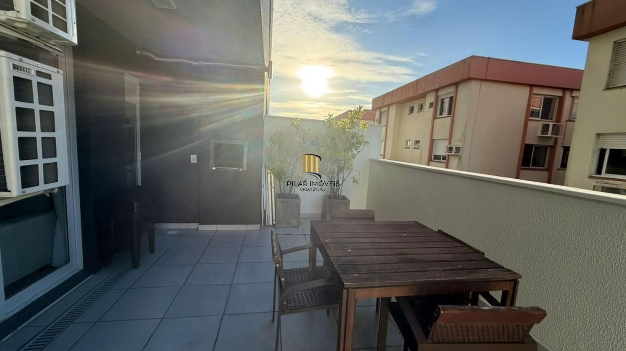 Apartamento de 2 dormitórios, elevador e 1 vaga de garagem em Canoas.
