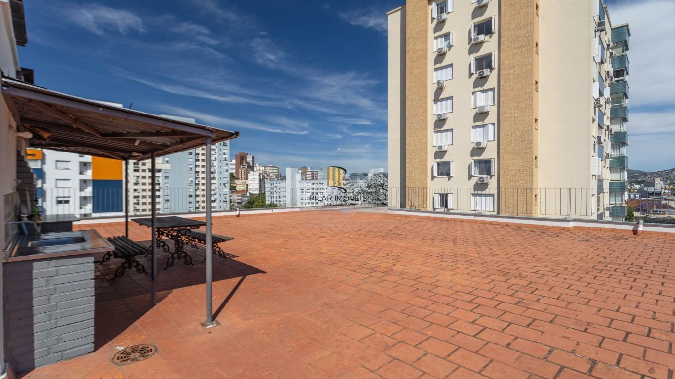 Apartamento com 2 dormitórios e 1 vaga de garagem no Bairro Santana