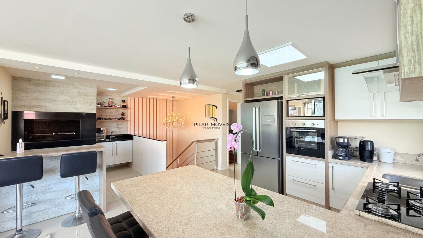 Apartamento de 3 dormitórios e 2 vagas de garagem em cachoeirinha.