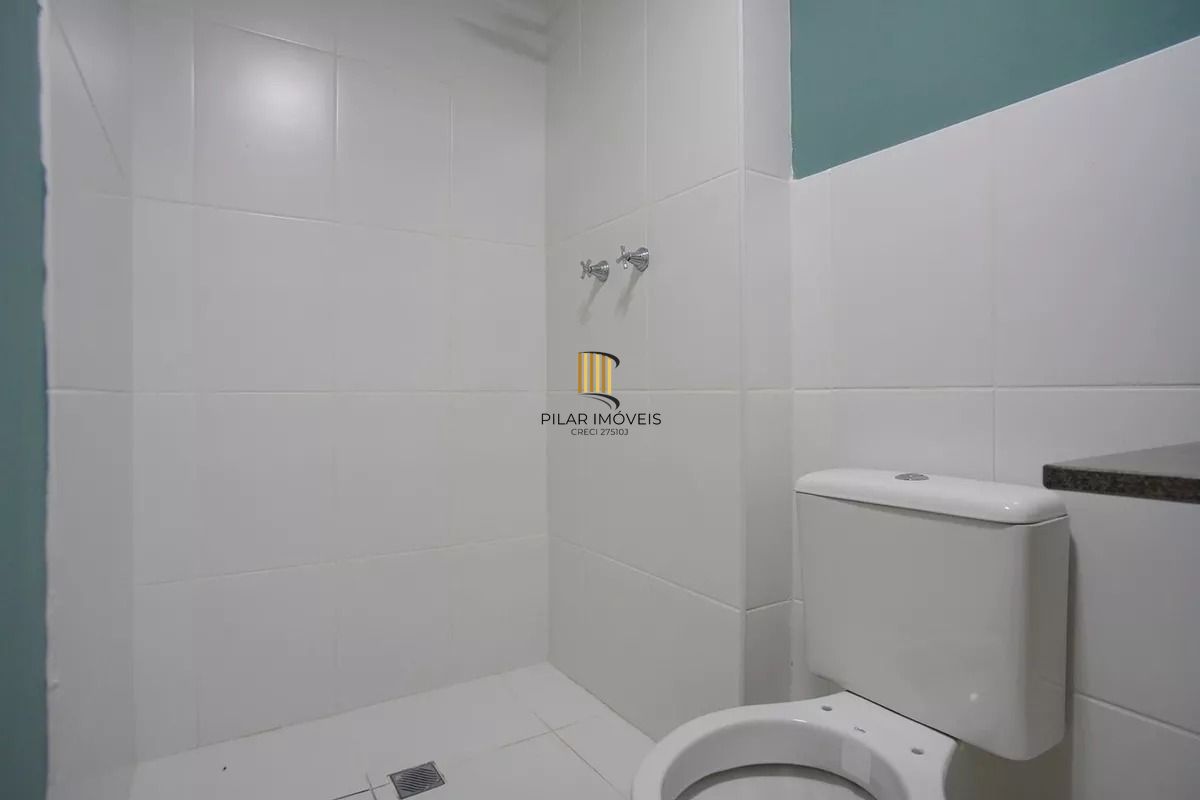Apartamento 2 dormitórios suíte, elevador, infra e vaga coberta na Farrapos