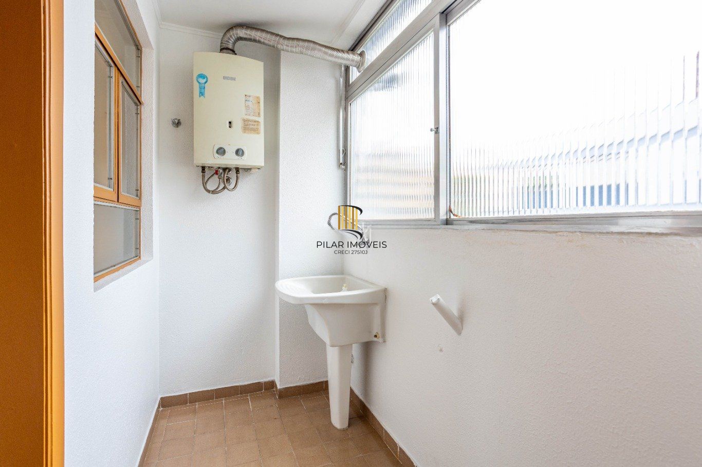 Apartamento de 72 metros privativos com 2 dormitórios no bairro Petrópolis