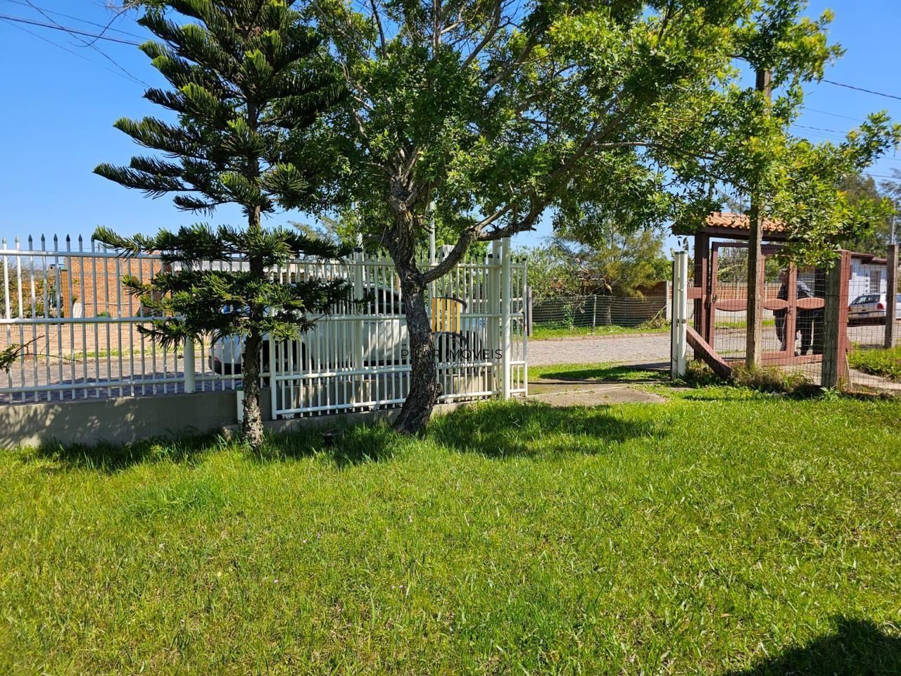 Casa  3 dormitórios em terreno  300m Magistério em Pinhal-RS