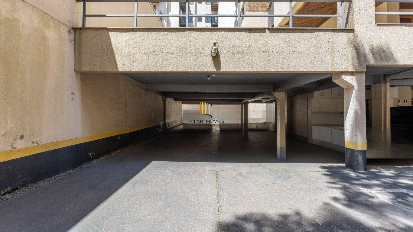 Apartamento 3 Dormitórios, 1 súite, elevador, 2 vagas no Petrópolis.