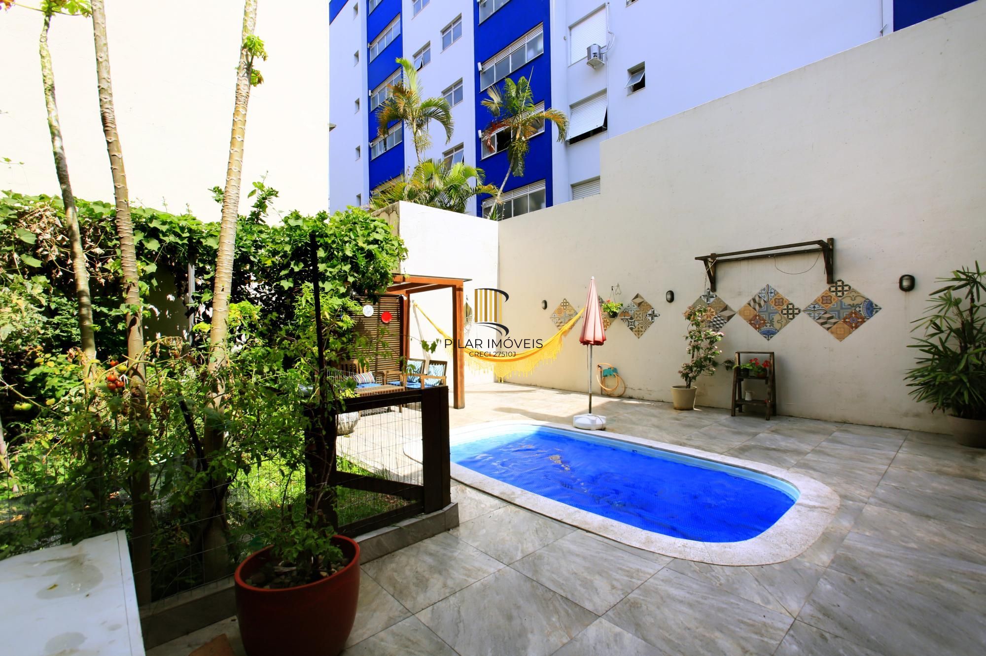 Casa de 4 quartos, 3 banheiros, 3 vagas no bairro Rio Branco