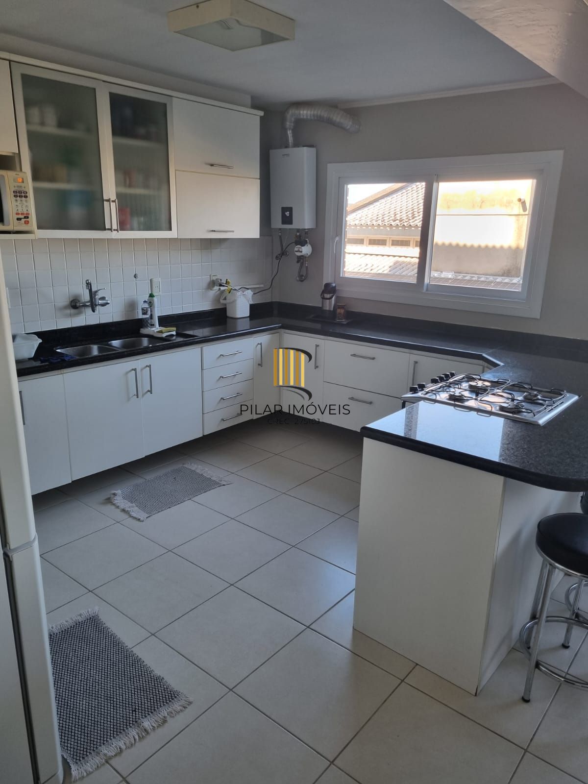 Apartamento térreo semi mobiliado de 3 dormitórios no bairro Cristal