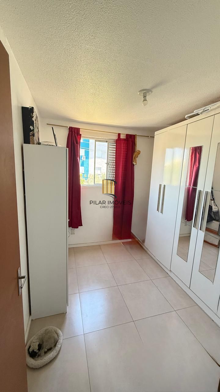 Apartamento semi mobiliado de 2 quartos e 1 vaga no bairro Rubem Berta
