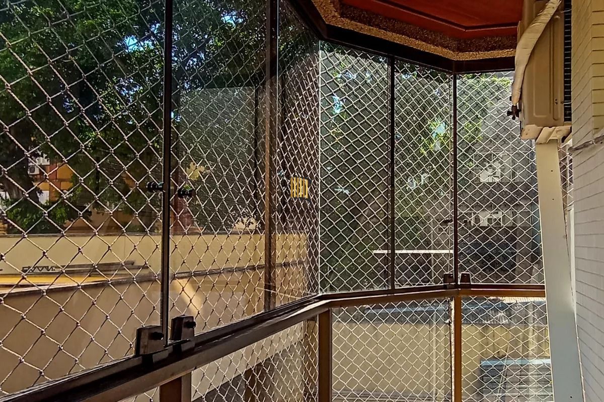 Apartamento com 3 Dormitórios, elevador vaga e 2 Sacadas no Menino Deus