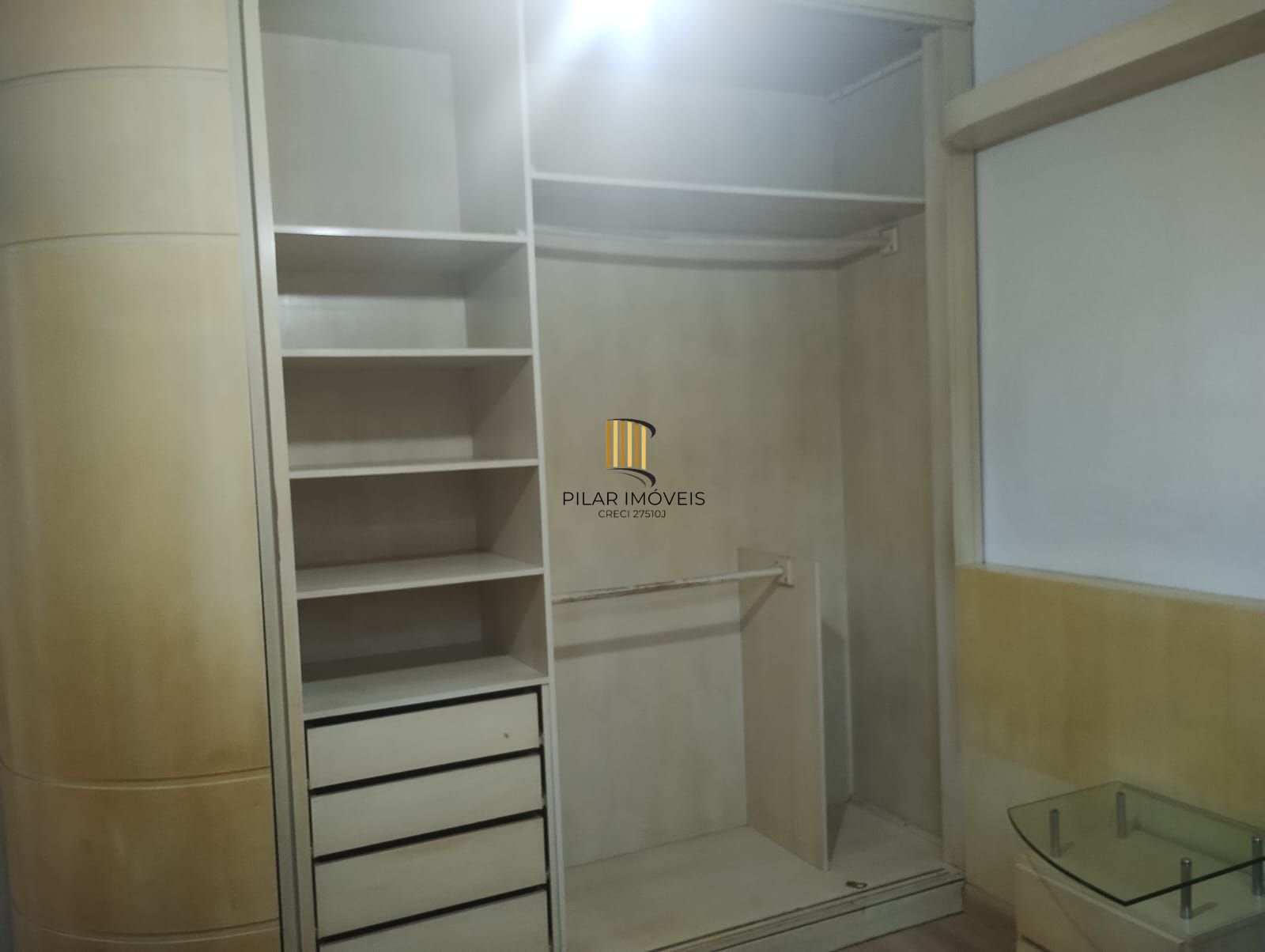 Apartamento de 1 quarto, elevador, 1 vaga coberta no bairro Partenon
