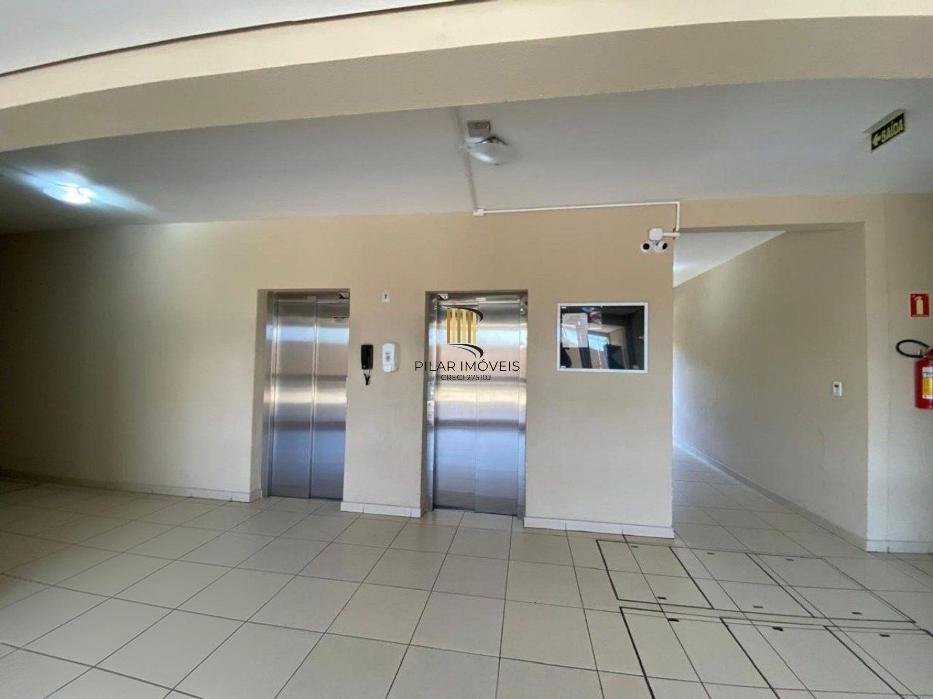 Apartamento de 2 dormitórios, elevador e 1 vaga de garagem em Canoas.